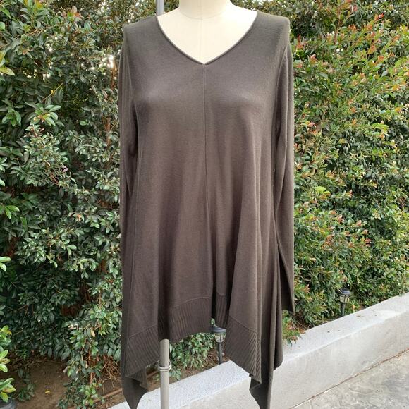 Jaclyn Smith Asymmetrical Sweater - Picture 3 of 12